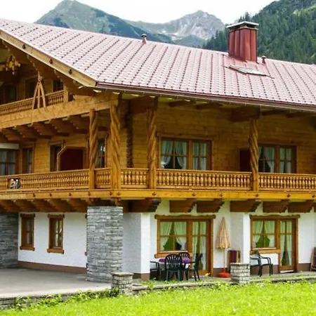 Edelweiss Apartment *
