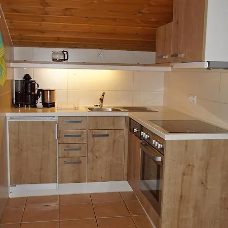 Edelweiss Apartment *