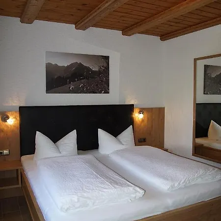 Apartment Edelweiss Mittelberg