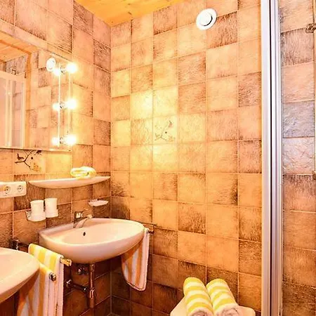 Edelweiss Apartment *